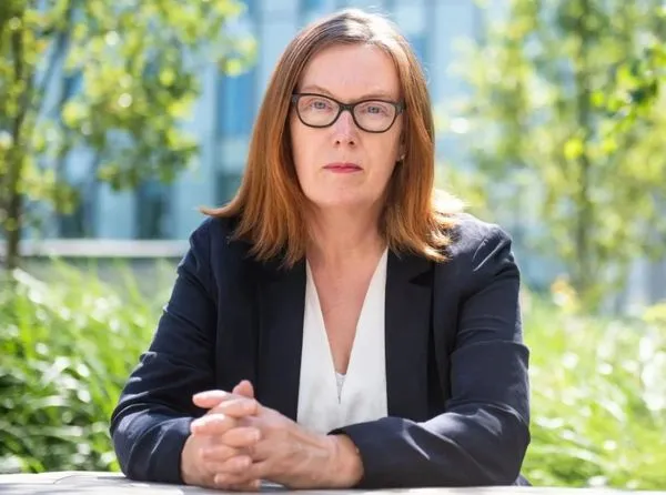 ▲▼AZ疫苗的研發團隊領導人吉爾伯特（Sarah Gilbert）。（圖／翻攝自牛津大學官網）