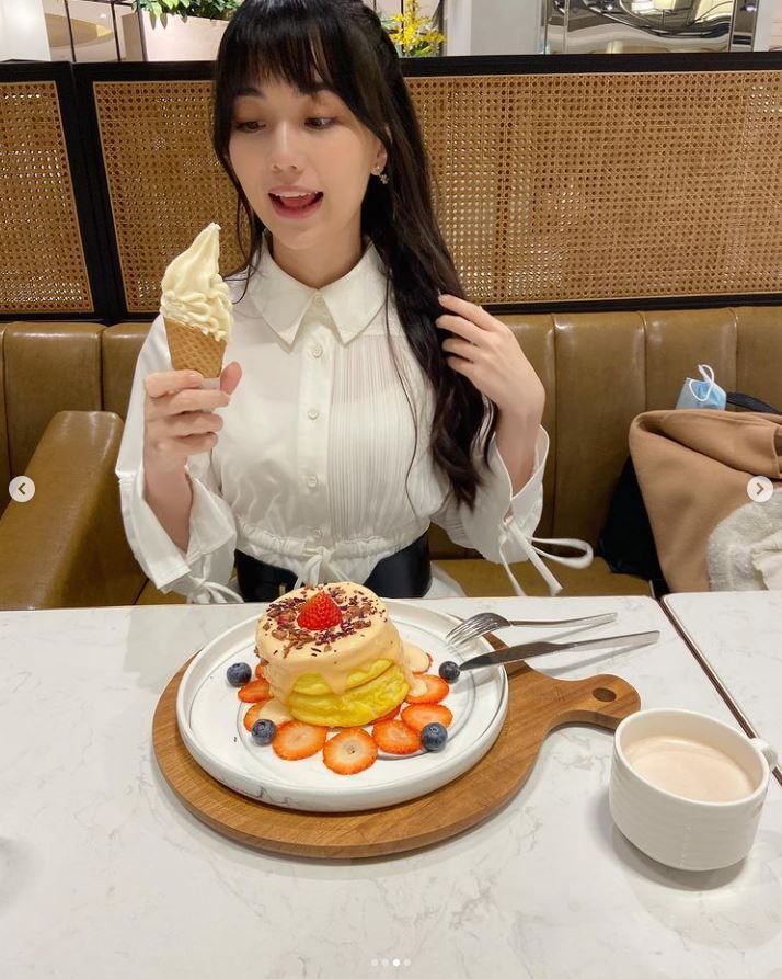 ▲黑嘉嘉吃冰淇淋模樣可愛。（圖／翻攝自Instagram／jiajia94526）