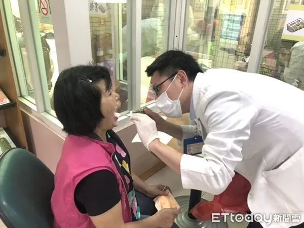 ▲中榮埔里分院獲南投縣衛生局評為「南投縣癌症篩檢競賽活動績優單位」。（圖／台中榮總埔里分院提供）