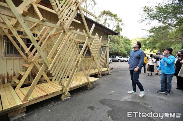 ▲全台首座「實體社大」月眉學園揭牌 林右昌期許基隆社大引領全國。（圖／記者郭世賢翻攝）