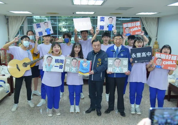 ▲邱奕勝錄製桃園高校音樂祭宣傳片。（圖／市議會提供）