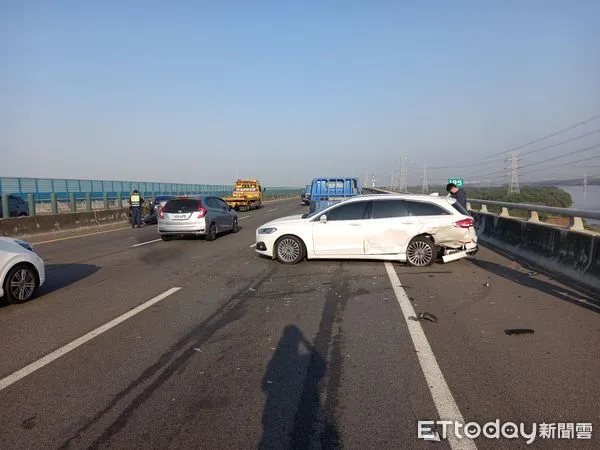 ▲▼彰化國道3號車禍。（圖／記者唐詠絮翻攝）