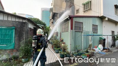 快訊／高雄透天陽台竄火！　爺孫受困屋內2度灼傷送醫