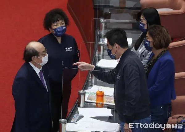 ▲▼立法院院會 朝野黨鞭柯建銘 費鴻泰 陳玉珍。（圖／記者屠惠剛攝）