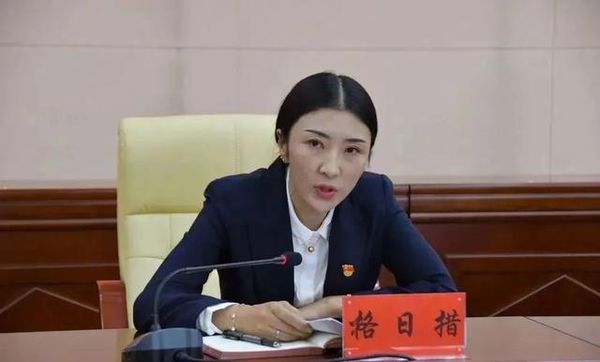 ▲藏族女護士跨界任派出所所長，因收賄被查，意外牽出與前長官的特殊關係。（圖／翻攝微博）