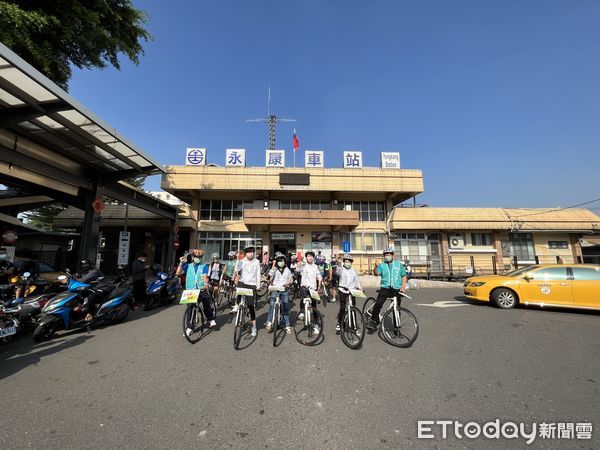 ▲立委陳亭妃每週末的「騎」動公投宣傳鐵馬隊，自11月14日首站下營區展開，至12月11日已來到第8天，也是最終站。（圖／記者林悅翻攝，下同）