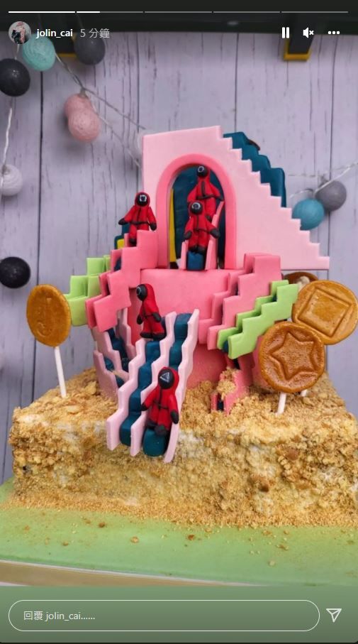 ▲蔡依林的蛋糕完美複製《魷魚遊戲》場景。（圖／翻攝自Instagram／jolin_cai）