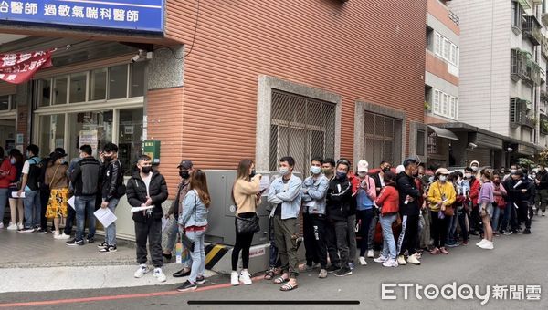 ▲配合四不原則　移民署協助300多名外籍人士安心接種疫苗。（圖／記者陳凱力翻攝）