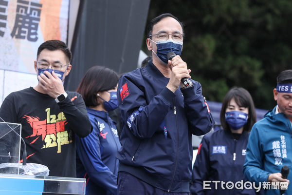 ▲國民黨主席朱立倫出席「我同意！YES大遊行」。（圖／記者林敬旻攝）