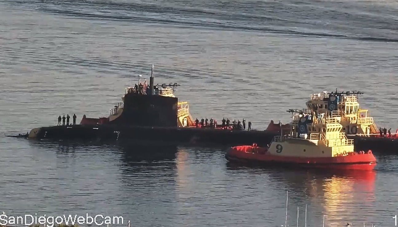 ▲▼美軍海狼級核潛艦「康乃狄克號」聲納罩撞壞。（圖／翻攝自推特）
