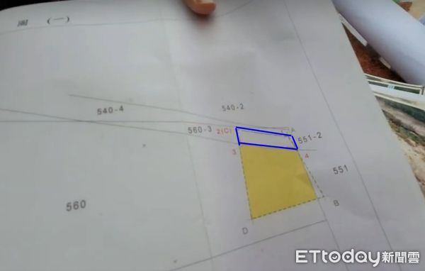 ▲土地空降「折線微調」變占用　美容師自學討公道。（圖／記者陳凱力攝）