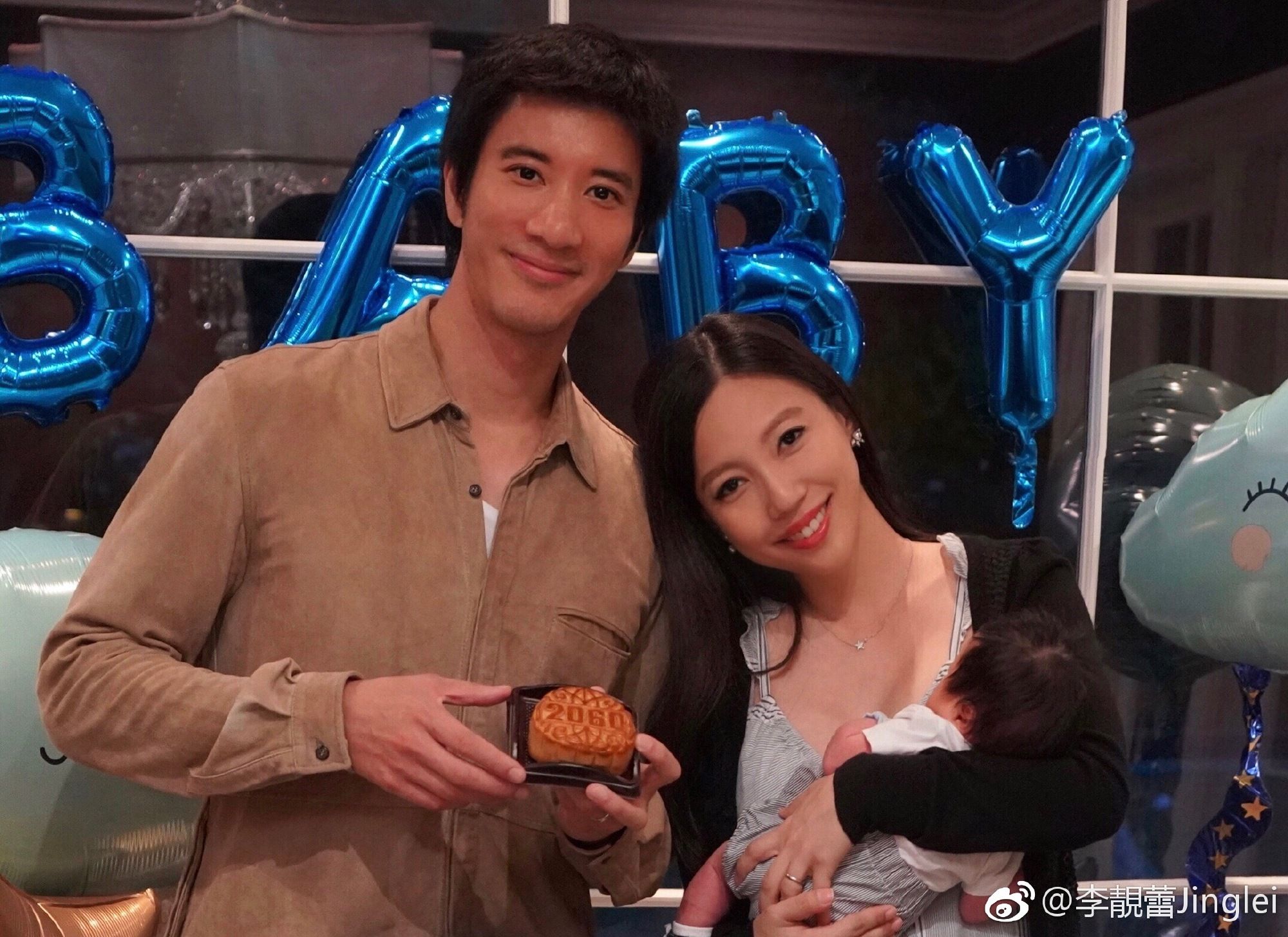 ▲李靚蕾2月就「摘掉婚戒」早曝婚變王力宏！聚會林依晨、青峰洩端倪。（圖／翻攝自微博／李靚蕾）