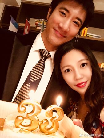 ▲李靚蕾2月就「摘掉婚戒」早曝婚變王力宏！聚會林依晨、青峰洩端倪。（圖／翻攝自微博／李靚蕾）