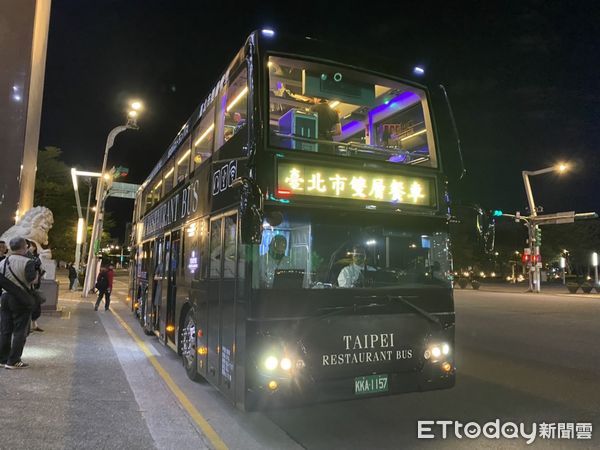 ▲▼台北市雙層觀光餐車首航。（圖／記者袁茵攝）