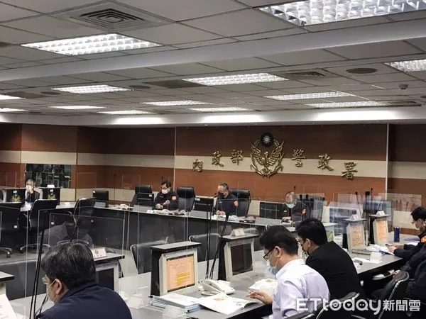 ▲16日上午警政署長陳家欽透過視訊召開全國公投選務維安視訊會議。（圖／記者張君豪翻攝）