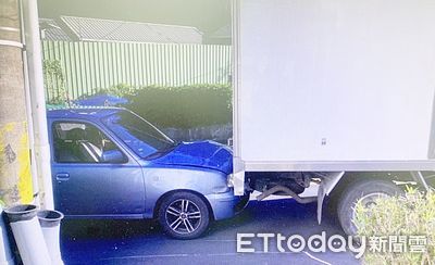 道路變窄貨車機車自小客撞成一團　幸僅1騎士輕傷