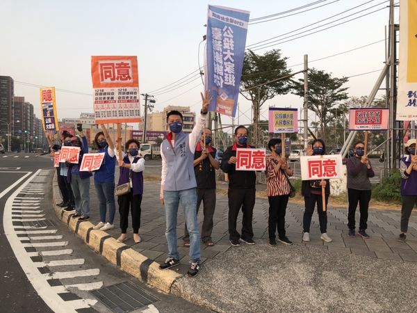 ▲▼高市國民黨掃街衝刺公投。（圖／記者賴文萱翻攝）