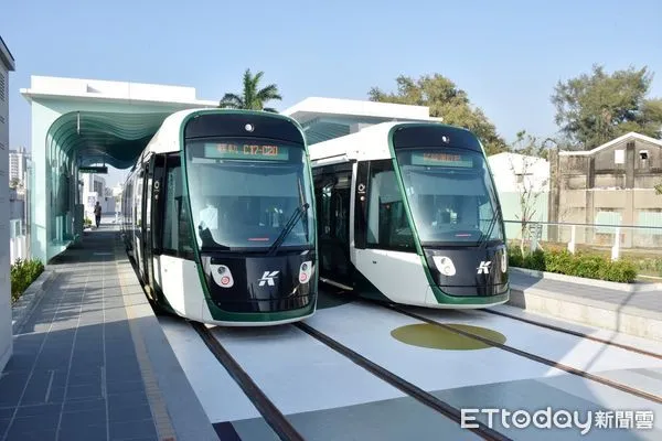 ▲▼高雄輕軌鼓山段通車。（圖／記者許宥孺翻攝）