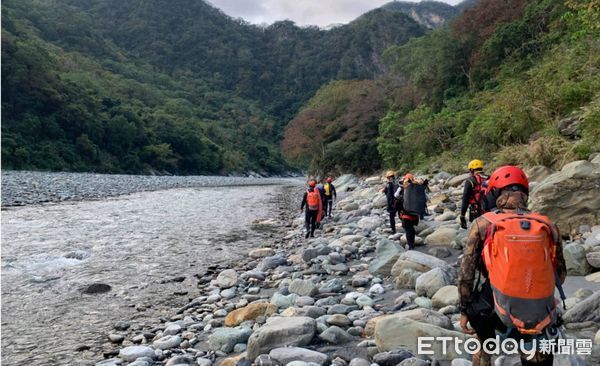 ▲▼台東轆轆溫泉2人失聯，警消再增派隊伍加入搜救。（圖／記者楊漢昇翻攝）