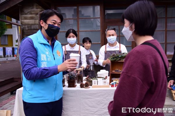 ▲▼書店喫茶一二三亭環島送咖啡，第二站來到花蓮市好客文化會館設攤。（圖／花蓮市公所提供，下同）