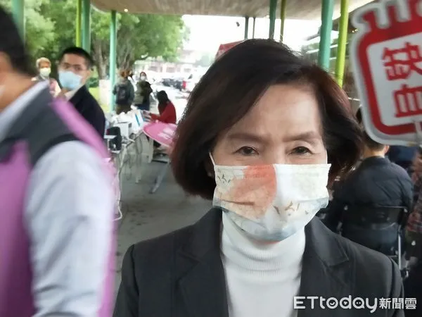 ▲▼宜蘭縣長林姿妙17日下午慰勉替代役與員工捐血熱情，並說明為何不參加國民黨晚間民主守夜。（圖／記者游芳男攝，下同）