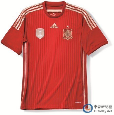 因應世足賽，Adidas推出世界盃足球賽球衣、球褲、球等商品，限量僅5到10件。