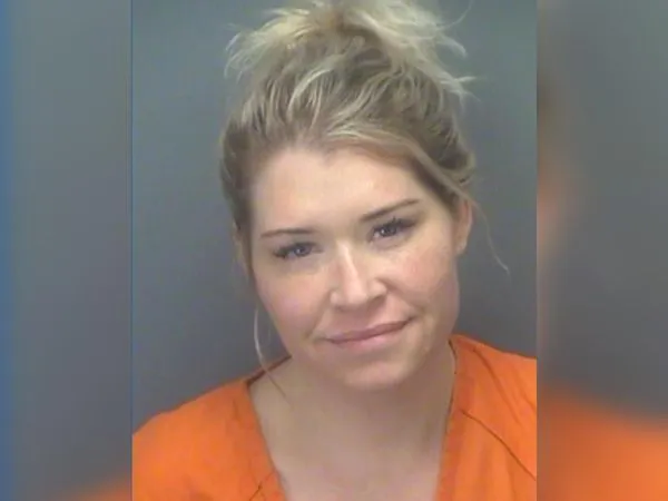 ▲▼美國佛州37歲女子凱瑟琳（Kathryn Trammel）與男伴做愛太激烈撞破洗手台。（圖／翻攝皮尼拉斯郡法庭）