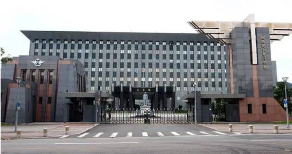 離譜！女軍官被當看護為退休司令夫人把屎尿　空軍司令部厚顏辯：有簽公假