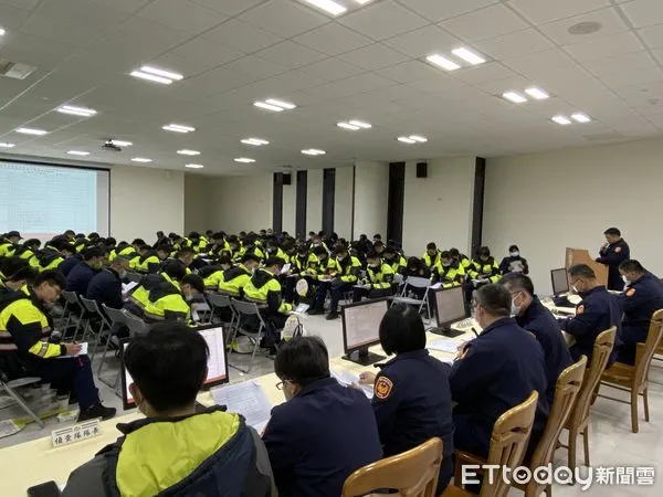 ▲公投日台東警分局全員出動。（圖／記者楊漢聲翻攝）