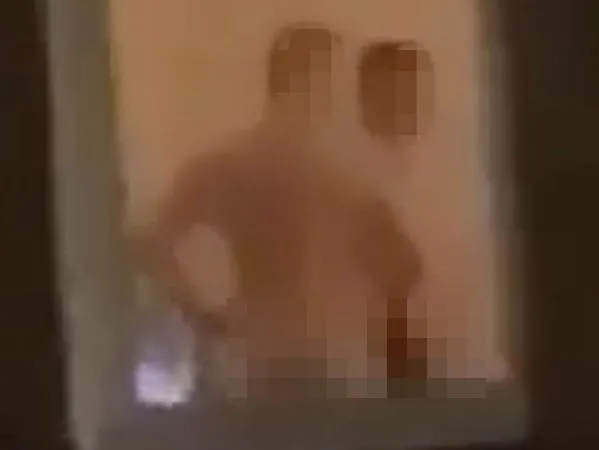 ▲▼蘇格蘭員警被拍到3P。（圖／翻攝推特）