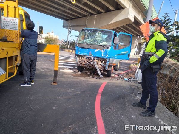 ▲▼苗栗苑裡鎮西平里出水路與西逼路口車禍。（圖／記者黃孟珍翻攝）