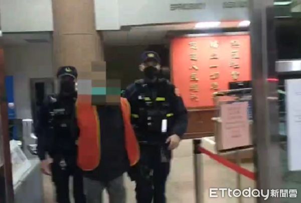 ▲張姓男子攜槍入住旅館，因換房遭查獲。（圖／八德警分局提供）