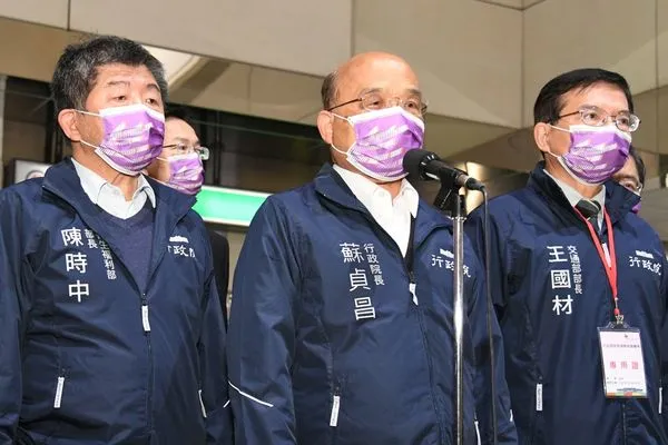 ▲▼行政院長蘇貞昌視察桃園機場防疫作為。（圖／行政院提供）