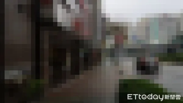 ▲▼北市防疫旅館疑傳本土病例？觀傳局回應非染疫，採檢車啦。（圖／記者黃彥傑攝）