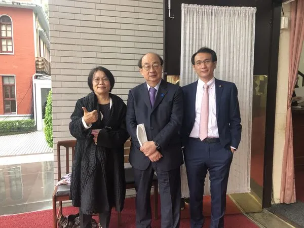 ▲▼民進黨團力拚總預算案逕付二讀，21日起在議場前展開排班。（圖／民進黨立委劉世芳提供）