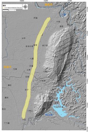 ▲經濟部地質調查所今日公布高雄的小岡山斷層。（圖／記者吳佳穎攝）