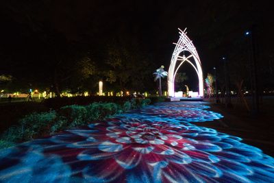 宜蘭新夜景！中興文創園區夜間點燈 有「魔幻噴泉、發光翹翹板」