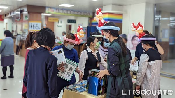 ▲東港安泰醫院兒科舉辦幼兒專責醫師育兒講座暨聖誕嘉年華會活動，熱鬧滾滾             。（圖／安泰醫院提供，下同）