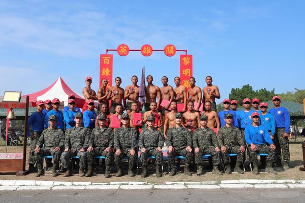 ▲▼海軍陸戰隊兩棲偵搜班學員，通過天堂路考驗,兩棲,蛙人。（圖／軍聞社）