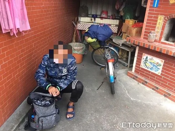 ▲唐嫌以為公投時間警力單薄，潛入土地公廟欲竊取香油錢，遭民眾發現後報警抓賊。（圖／記者黃孟珍翻攝）