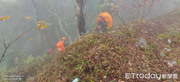 ▲南投警義消人員成功救出受困在丹大山區的4名山友。（圖／記者高堂堯翻攝）