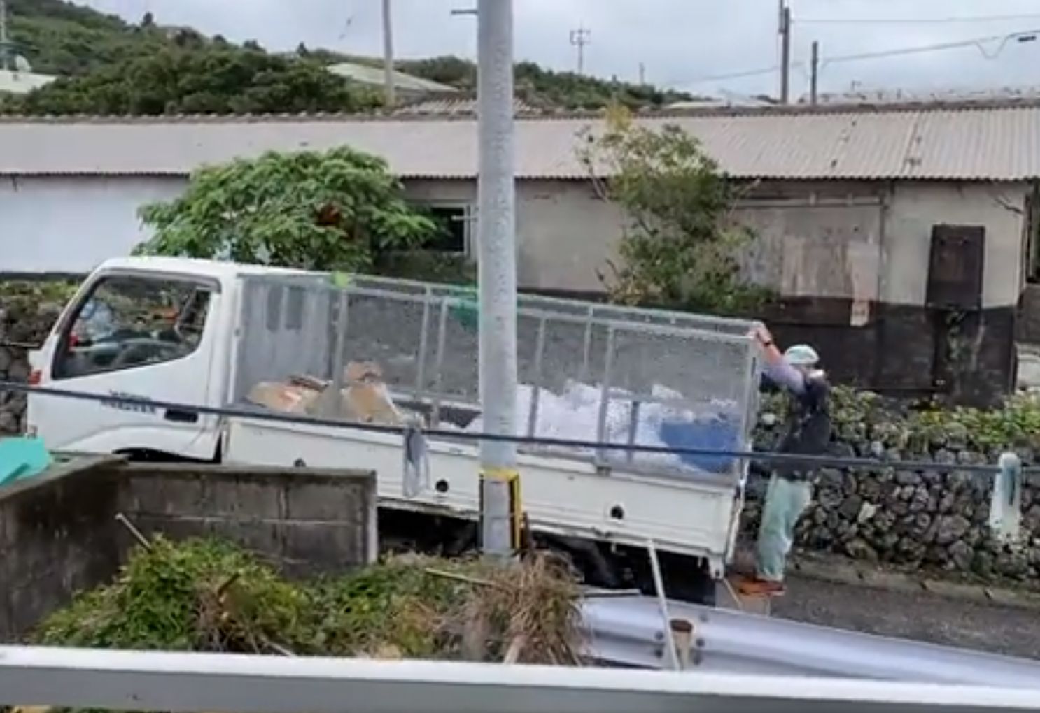  ▲▼沖繩垃圾車也播「少女的祈禱」！日網友嗨翻：以為來到台灣。（圖／推特／@tabi_gari）