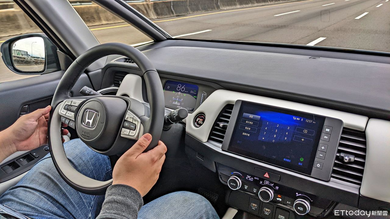 Honda FIT e：HEV試駕：全台最便宜「電油」小車夠格上麗寶賽道嗎？（圖／記者游鎧丞攝）