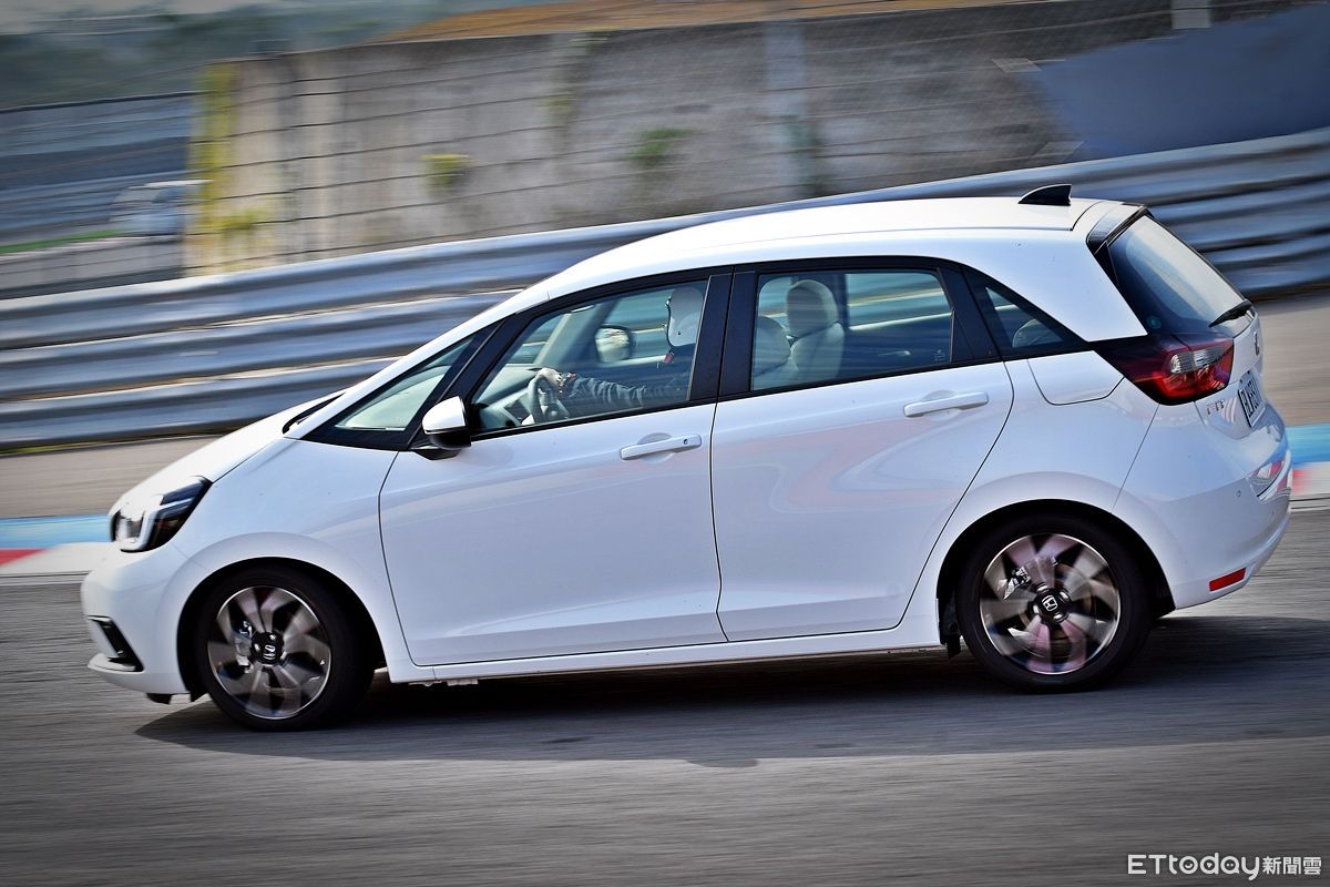 Honda FIT e：HEV試駕：全台最便宜「電油」小車夠格上麗寶賽道嗎？（圖／記者游鎧丞攝）