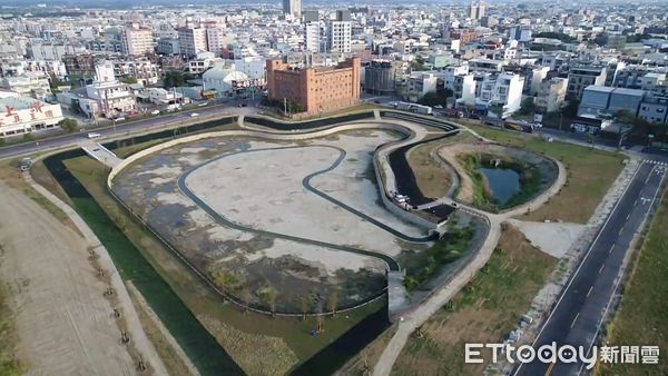 ▲鑒於氣候變遷所造成影響，黃偉哲相當重視台南市治水及水資源議題，執政3年，打造宜居韌性城市。（圖／記者林悅翻攝，下同）