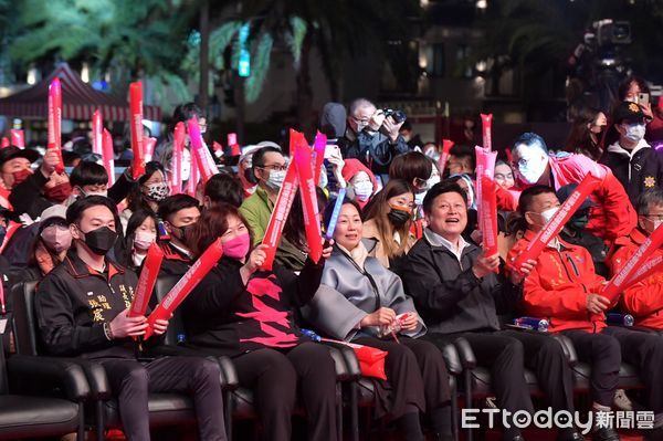 ▲▼花蓮太平洋觀光節跨年演唱會在花蓮市東大門廣場隆重登場。（圖／花蓮縣政府提供，下同）