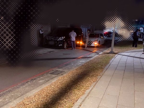 ▲網友爆料，市長陳其邁座車在11月底被酒駕擦撞，分局證實有此事。（圖／翻攝自PTT）
