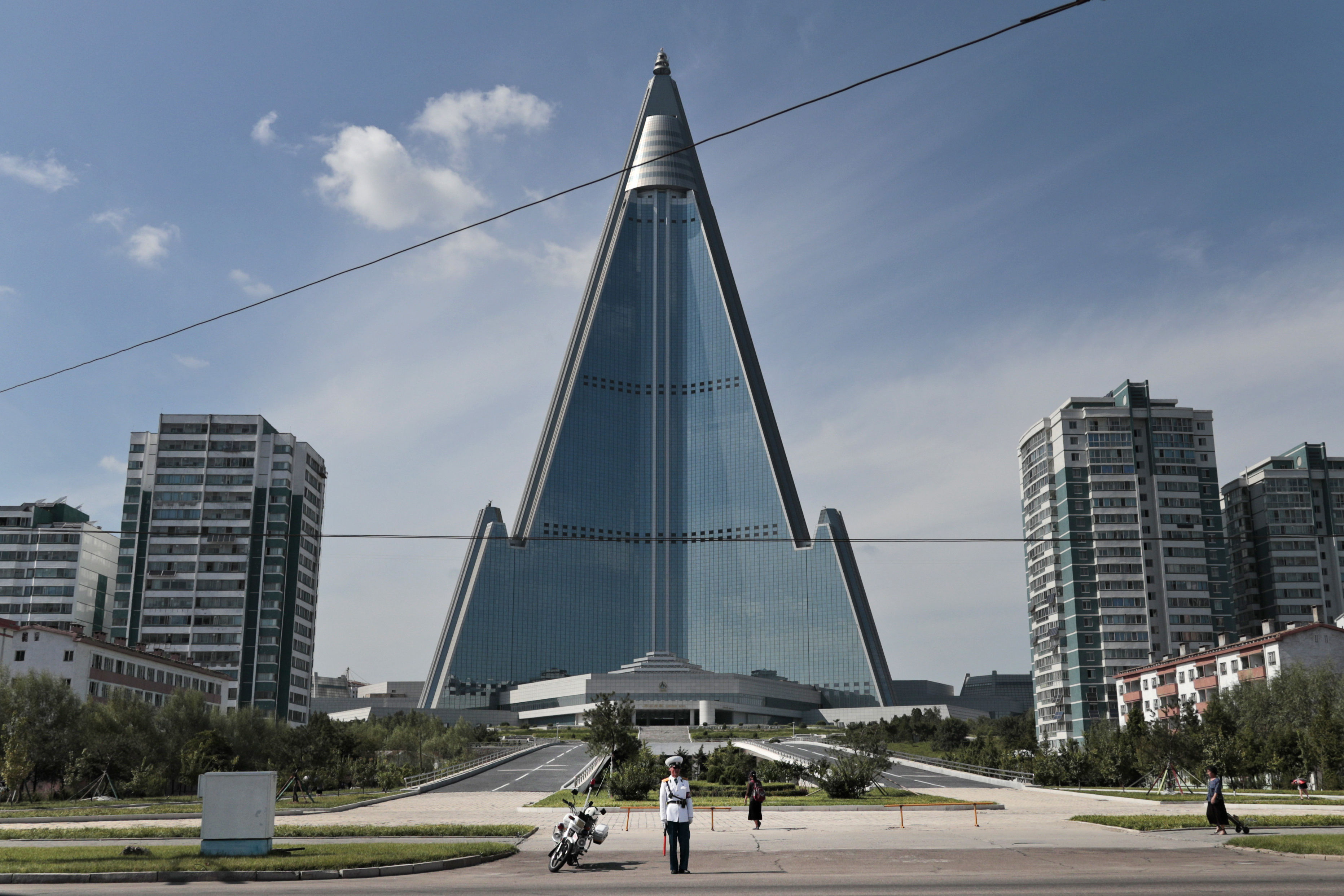 ▲▼北韓平壤「柳京飯店」樓高330公尺、擁有105層樓。（圖／達志影像／美聯社）