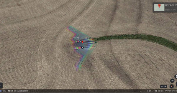 Google地球拍下匿蹤轟炸機B-2精神式（Spirit）轟炸機身影。（圖／翻攝自Google地球）