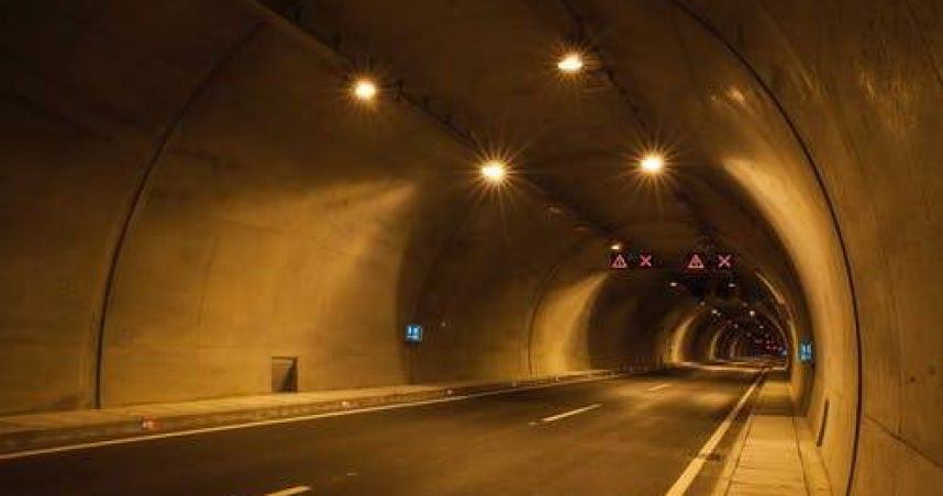 Re: [討論] 隧道內換車道真的很危險嗎